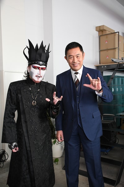 左からデーモン閣下、内藤剛志。 (c)テレビ朝日