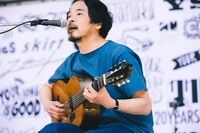 辻村豪文（Vo, G / キセル）（撮影：三浦知也 / 廣田達也）