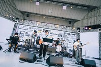 スカート（撮影：三浦知也 / 廣田達也）