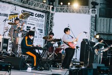 スカート（撮影：三浦知也 / 廣田達也）