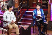 「MUSIC BLOOD」MCの千葉雄大（左）、田中圭（右）。 (c)日本テレビ