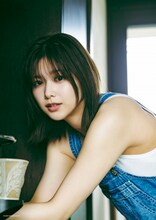 渡邉理佐「抱きしめたくなる瞬間」特典ポスターCパターン