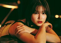 渡邉理佐「抱きしめたくなる瞬間」特典ポスターDパターン