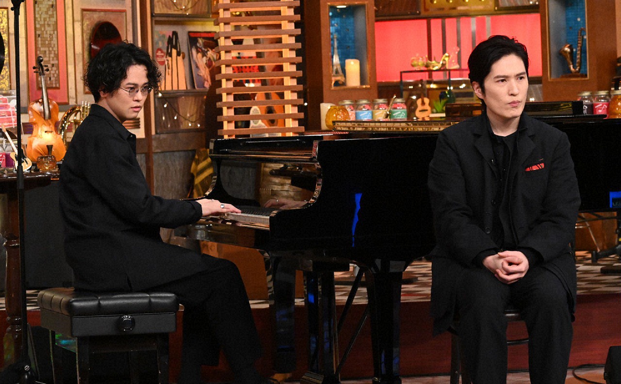左から江崎文武（WONK、millennium parade）、清塚信也。(c)テレビ朝日