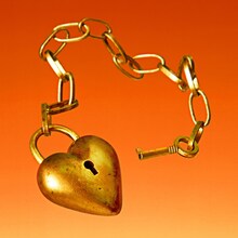 あいみょん「初恋が泣いている」ジャケット