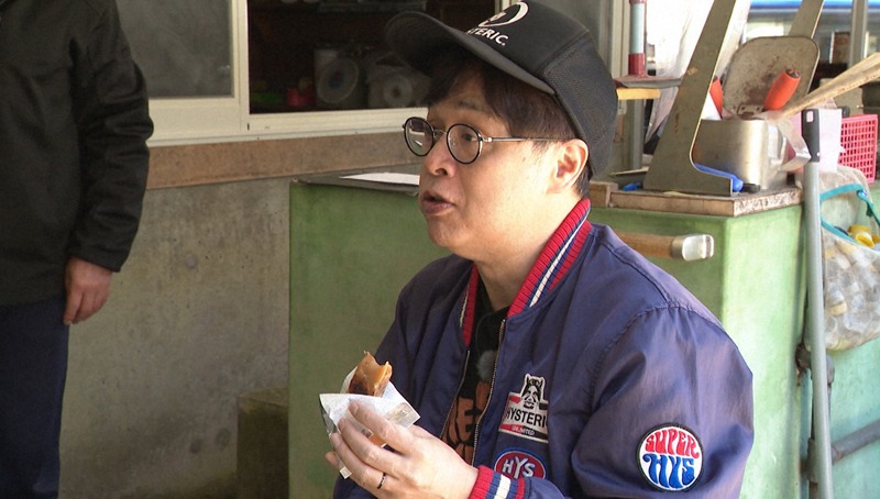 「相席食堂ゴールデン 一度は訪れたい美しい日本の田舎SP」より立川志らく。(c)ABCテレビ