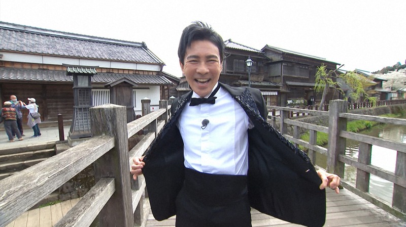 「相席食堂ゴールデン 一度は訪れたい美しい日本の田舎SP」より郷ひろみ。(c)ABCテレビ