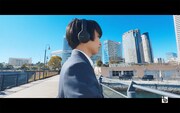 UNISON SQUARE GARDEN「kaleido proud fiesta」ミュージックビデオのサムネイル。