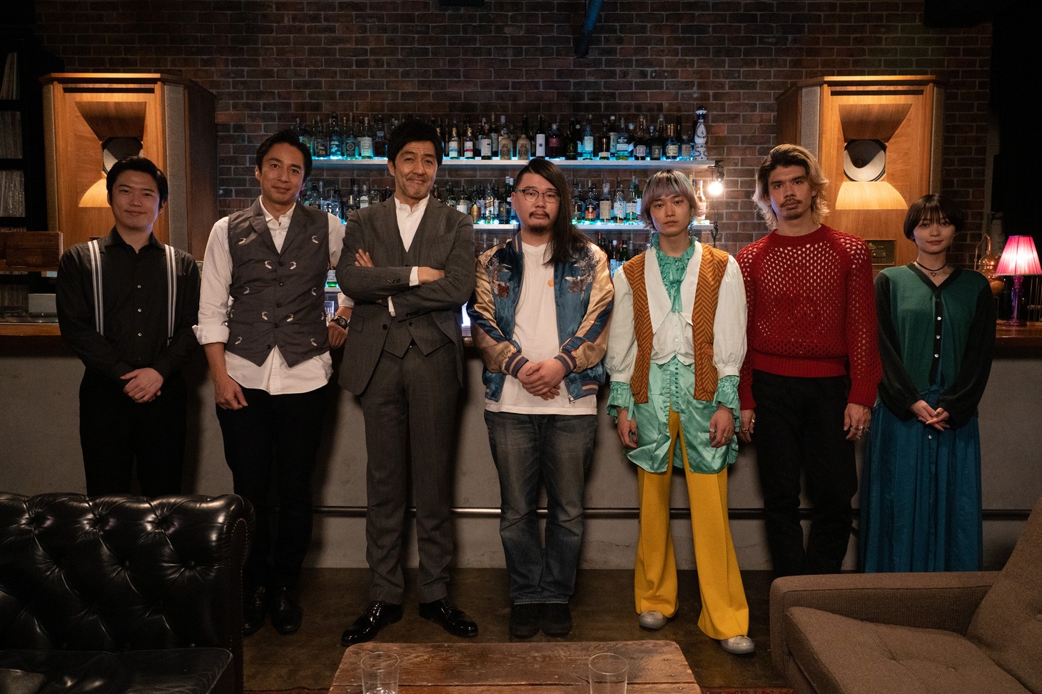 「渋谷先生がだいたい教えてくれる」第3話出演者の集合写真。