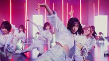 AKB48「元カレです」ミュージックビデオより。(c)AKB48/ キングレコード