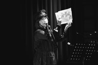 石橋英子（Piano, Syn, Flute, Vo）（撮影：タイコウクニヨシ）