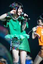 虹のコンキスタドール「Over the RAINBOW～なんたってアイドルなんですっ!!～ in 日本武道館」での根本凪。