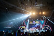 虹のコンキスタドール「Over the RAINBOW～なんたってアイドルなんですっ!!～ in 日本武道館」の様子。