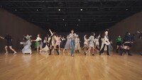 ラストアイドル「僕たちは空を見る」ミュージックビデオより。