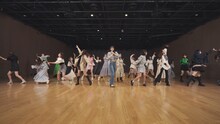 ラストアイドル「僕たちは空を見る」ミュージックビデオより。