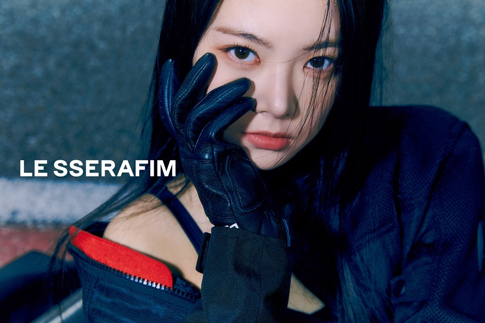 LE SSERAFIM「FEARLESS」コンセプトフォト「Vol.1 BLACK PETROL」（ホン・ウンチェ）