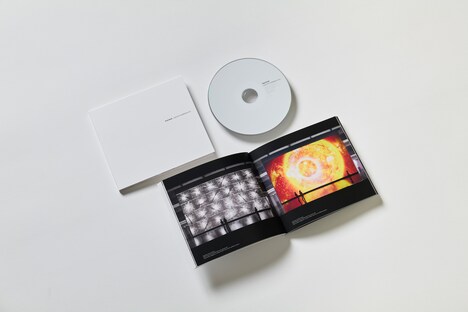 池田亮司「music for installations vol.2」商品写真(Photo by Takeshi Asano)