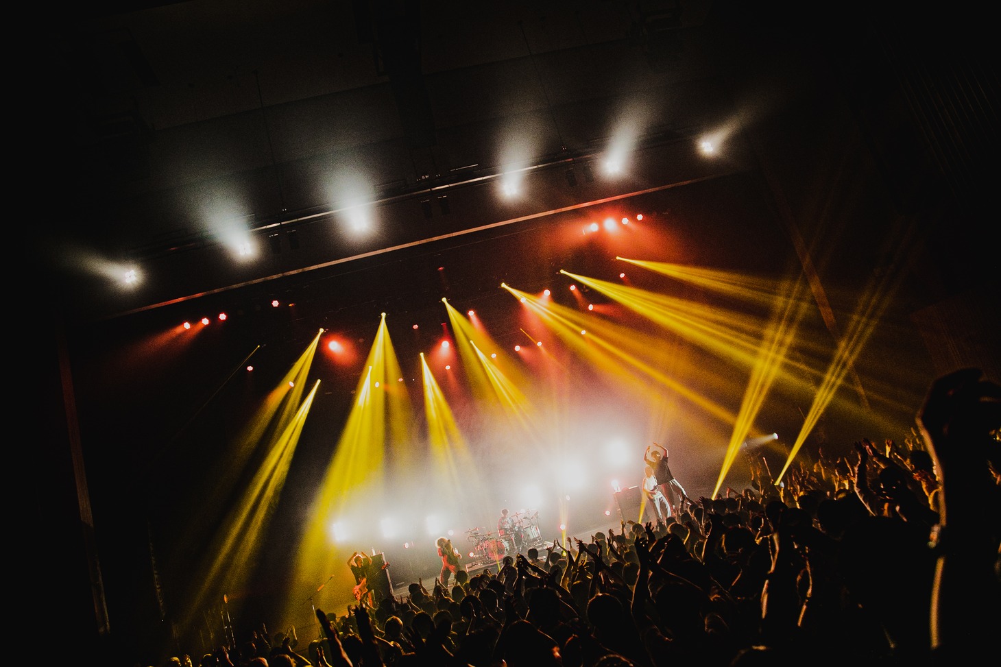MY FIRST STORYとVaundy。（Photo by TAKAHIRO TAKINAMI）