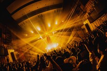 MY FIRST STORYとVaundy。（Photo by TAKAHIRO TAKINAMI）