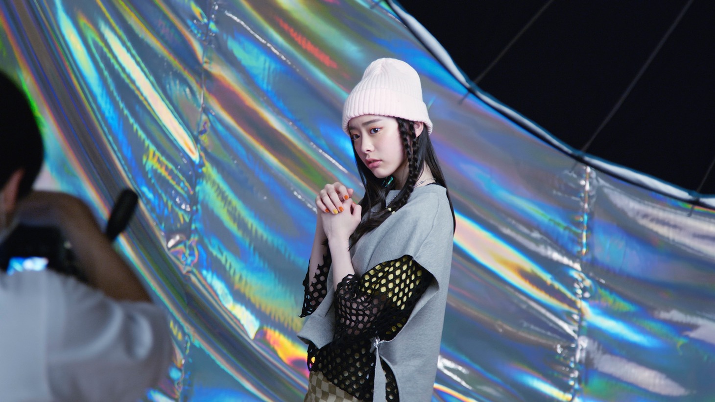私立恵比寿中学がビジュアルモデルを担当した「adidas Originals RAINBOW PACK」キービジュアル撮影メイキング映像。