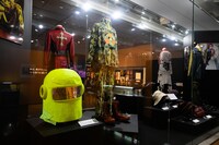 「hide The 23rd Memorial 特別企画展 PSYCHOVISION hide MUSEUM Since 2000」名古屋会場の展示物。