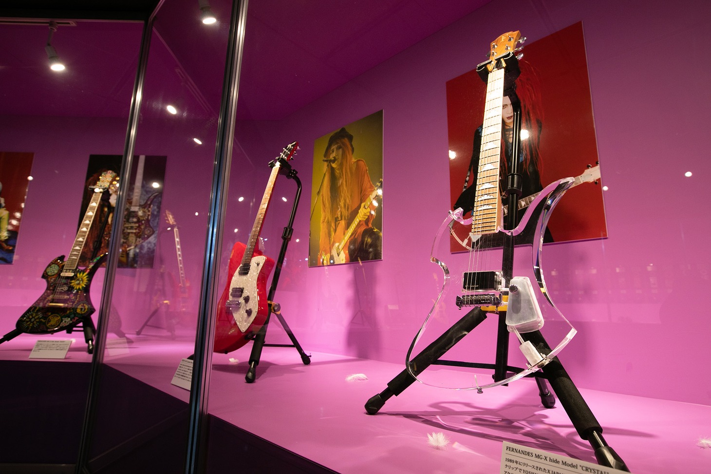 「hide The 23rd Memorial 特別企画展 PSYCHOVISION hide MUSEUM Since 2000」名古屋会場の展示物。