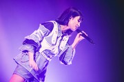 三月のパンタシアが”再会”のアルバム携えて少女たちの物語を表現、新曲「四角運命」初パフォーマンス