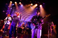 YONA YONA WEEKENDERSと蔡忠浩（bonobos）。（Photo by Isamu Honma）