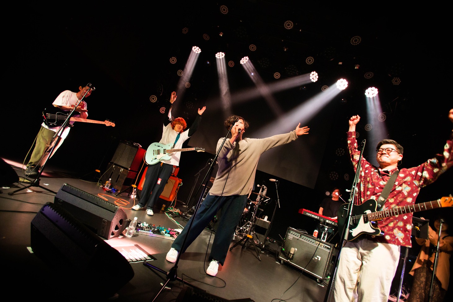 YONA YONA WEEKENDERSと蔡忠浩（bonobos）。