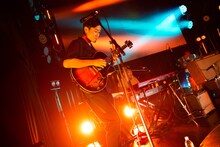 小池龍平（G / bonobos）（Photo by Isamu Honma）