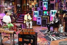 左から千葉雄大、田中圭、キタニタツヤ。(c)日本テレビ