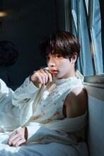 ENHYPEN「DIMENSION : 閃光」コンセプトフォトGLEAM Ver.（JAKE） (P)＆(C) BELIFT LAB