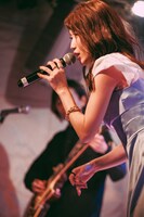 SAWA（Vo）（Photo by nishinaga "saicho" isao）
