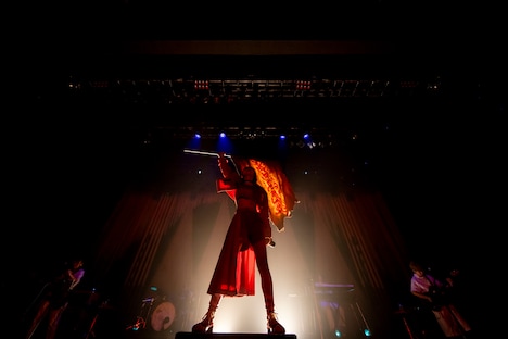 斉藤朱夏「朱演2022 LIVE HOUSE TOUR『はじまりのサイン』」東京・チームスマイル・豊洲PIT公演の様子。（撮影：Viola Kam［V'z Twinkle］）