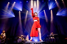 斉藤朱夏「朱演2022 LIVE HOUSE TOUR『はじまりのサイン』」東京・チームスマイル・豊洲PIT公演の様子。（撮影：Viola Kam［V'z Twinkle］）
