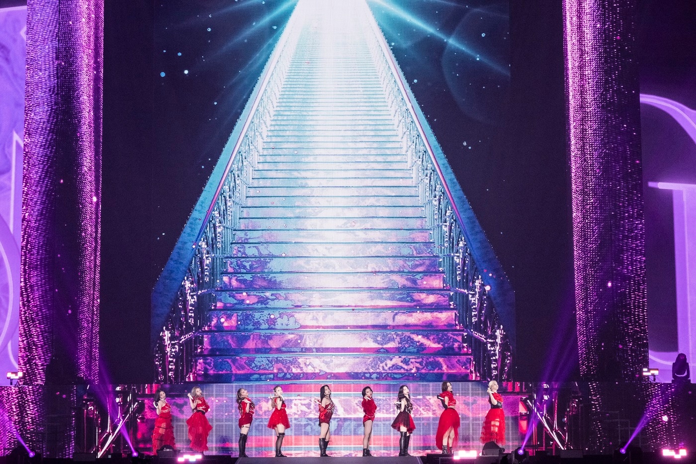TWICE、東京ドームで2年ぶり来日公演初日迎える「ONCE！ 会いたかった