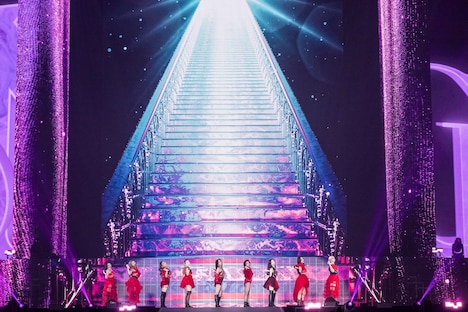 「TWICE 4TH WORLD TOUR 'III' IN JAPAN」東京ドーム公演の様子。（撮影：田中聖太郎）