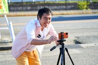 映画「神は見返りを求める」場面写真。 (c)2022「神は見返りを求める」製作委員会