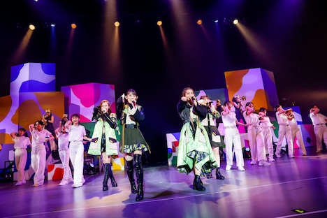 「Rocket Queen feat.MCU」のパフォーマンスの様子。