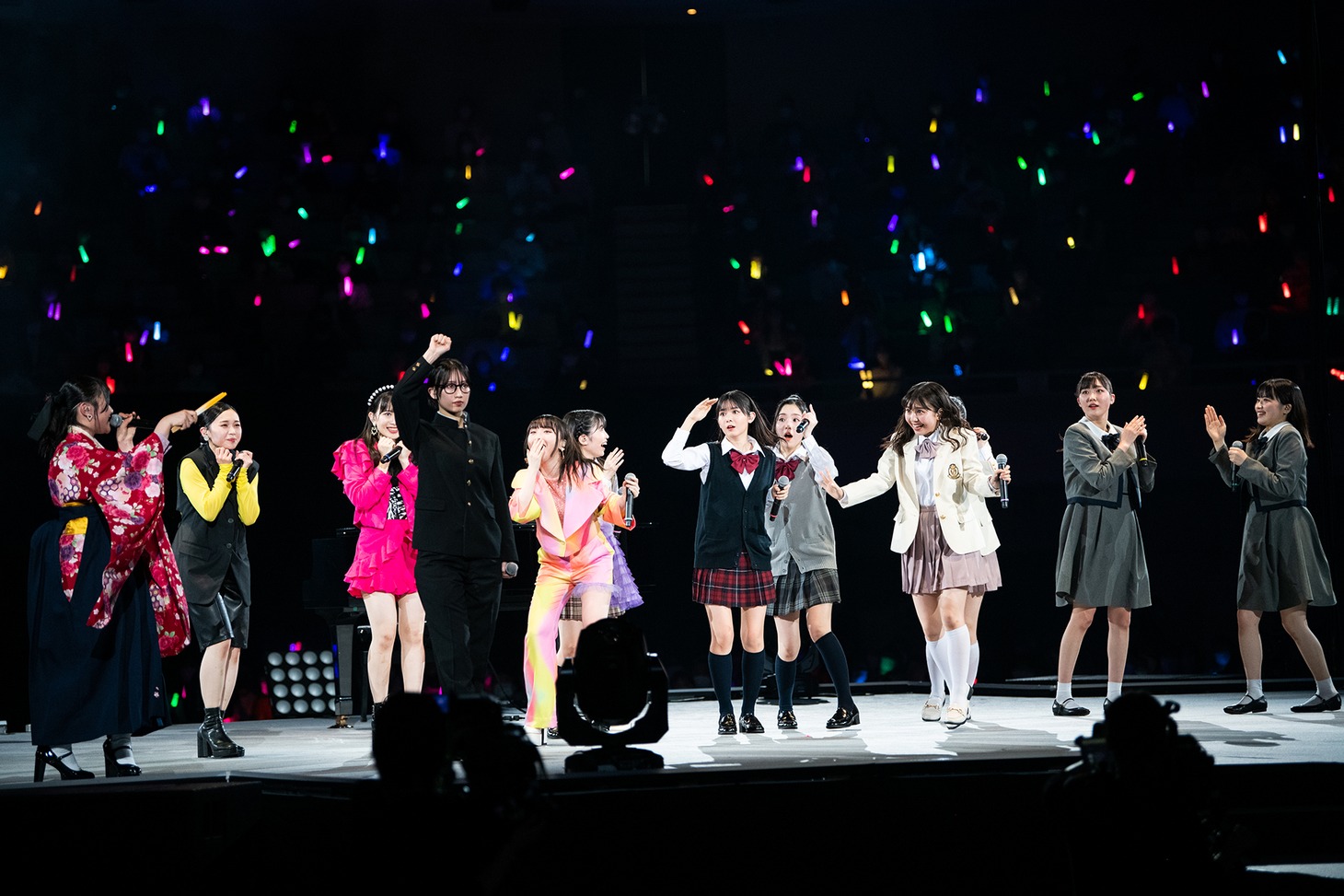 「BEYOOOOOND1St CONCERT TOUR どんと来い！ BE HAPPY! at BUDOOOOOKAN!!!!!!!!!!!!」の様子。