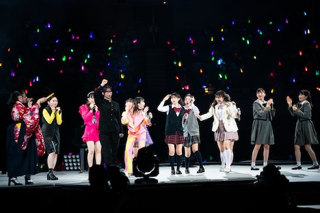 「BEYOOOOOND1St CONCERT TOUR どんと来い！ BE HAPPY! at BUDOOOOOKAN!!!!!!!!!!!!」の様子。