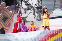 「ももクロ 春の一大事2022 ～笑顔のチカラ つなげるオモイ in 楢葉・広野・浪江 三町合同大会～」の様子。（撮影：上飯坂一）