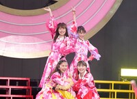 「ももクロ 春の一大事2022 ～笑顔のチカラ つなげるオモイ in 楢葉・広野・浪江 三町合同大会～」の様子。（撮影：増田慶）