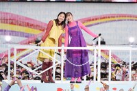 左から玉井詩織、高城れに。（撮影：増田慶）