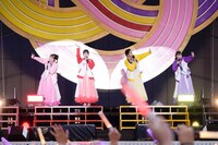 「ももクロ 春の一大事2022 ～笑顔のチカラ つなげるオモイ in 楢葉・広野・浪江 三町合同大会～」の様子。（撮影：増田慶）