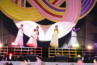 「ももクロ 春の一大事2022 ～笑顔のチカラ つなげるオモイ in 楢葉・広野・浪江 三町合同大会～」の様子。（撮影：増田慶）