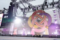 「ももクロ 春の一大事2022 ～笑顔のチカラ つなげるオモイ in 楢葉・広野・浪江 三町合同大会～」の様子。（撮影：増田慶）