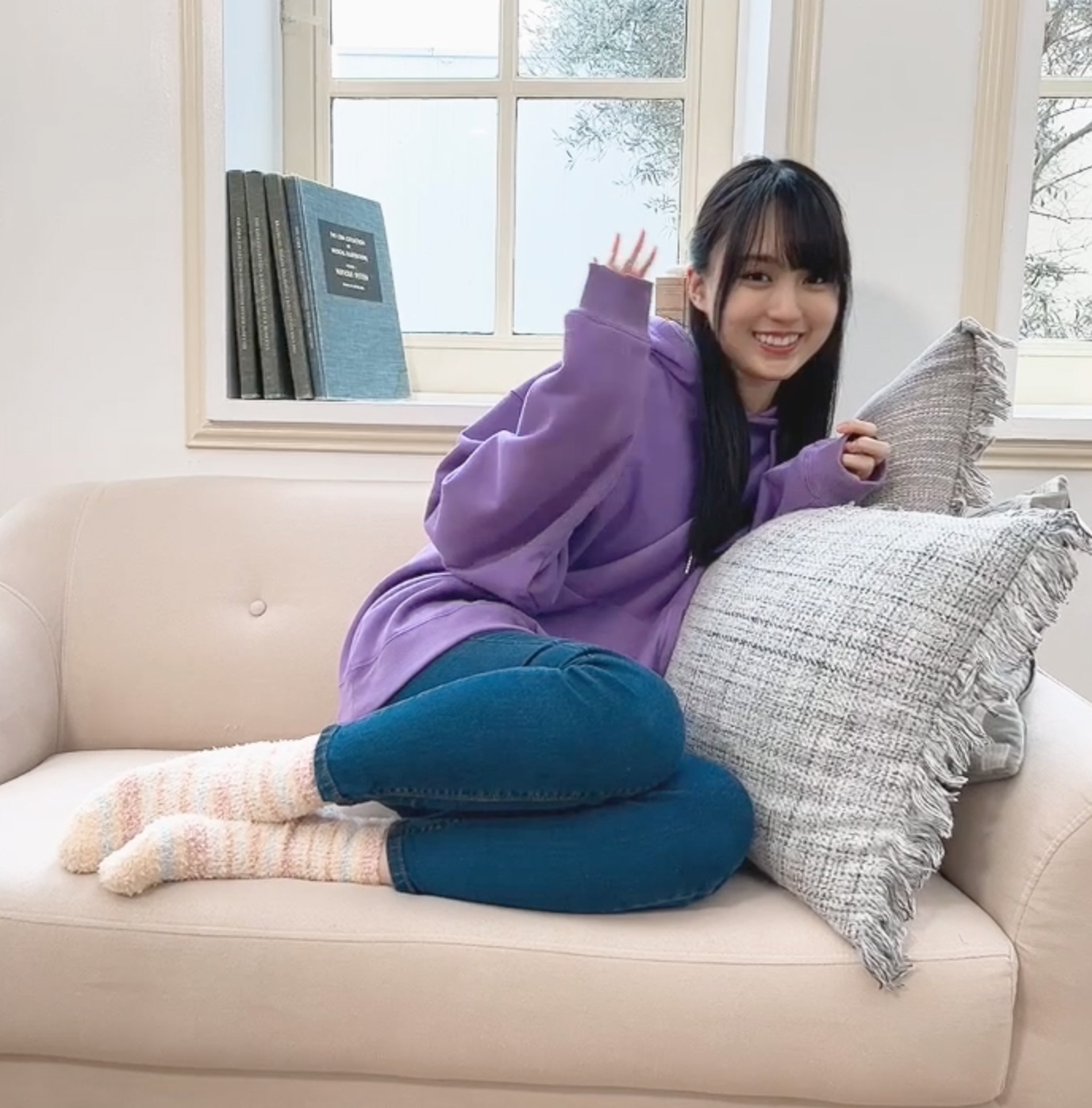 乃木坂46賀喜遥香1stソロ写真集「まっさら」公式Twitter（@kakiharuka_1st）より。