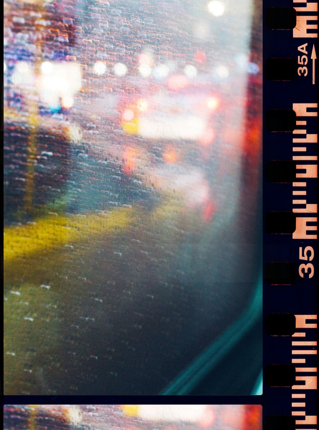 ハタサトシ個展「Outside The Spotlights」より。