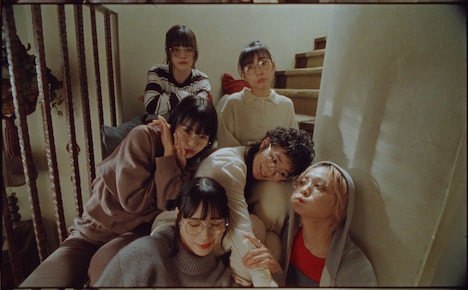 BiSH「I have no idea.」MVより。